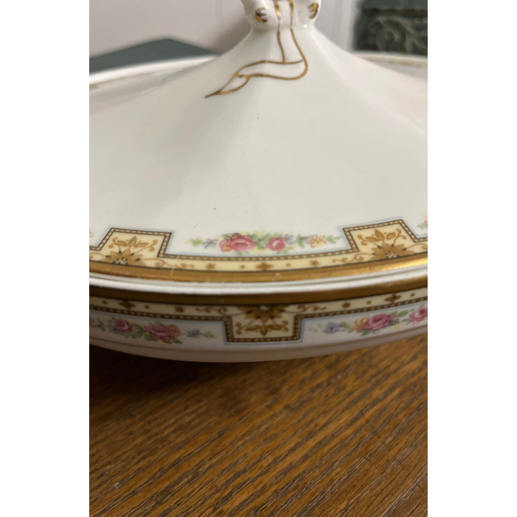 Vintage W.H. Grindley & Co The Victory Covered Vegetable Bowl - Picture 11 of 11